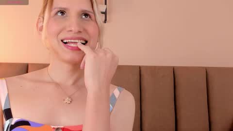 honeygray02 online show from December 19, 3:13 am