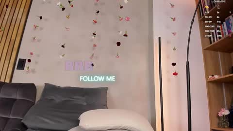 Snapshot of honeyhot69__ chatting on February 15, 11:28 am Sofia independent model online show from February 15, 11:28 am