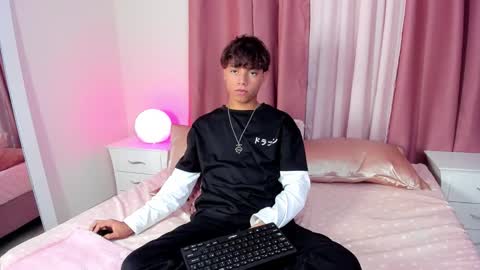 honeymoon_sariel online show from November 14, 8:40 pm