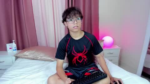 honeymoon_sariel online show from December 13, 8:04 pm