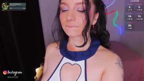       online show from January 6, 11:18 pm