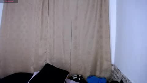 Snapshot of honeypussy3021 chatting on April 19, 8:02 am Victoria online show from April 19, 8:02 am