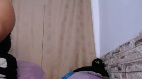 Snapshot of honeypussy3021 chatting on May 1, 8:52 am Victoria online show from May 1, 8:52 am