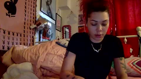 Snapshot of honeyruby chatting on January 6, 8:07 pm Ruby Sparks online show from January 6, 8:07 pm