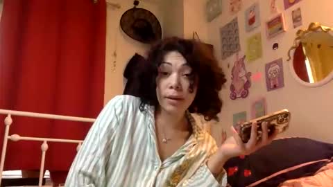 Snapshot of honeyruby chatting on November 21, 1:43 pm Ruby Sparks online show from November 21, 1:43 pm