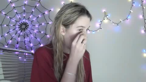 honeyveil online show from November 29, 11:57 am