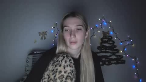 honeyveil online show from January 5, 5:27 pm