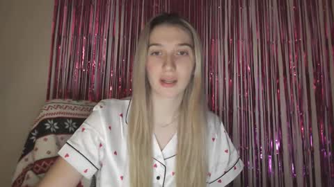 honeyveil online show from February 16, 9:44 pm