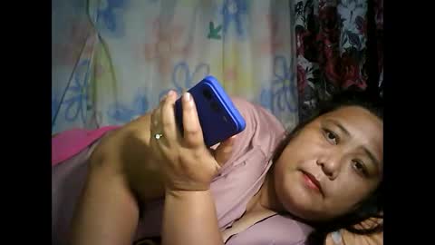 Snapshot of honeyvonz chatting on February 3, 8:47 pm Merry online show from February 3, 8:47 pm