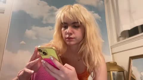 Emi Rose online show from December 8, 6:01 am