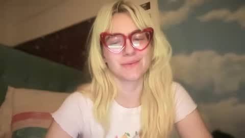 Emi Rose online show from September 12, 7:30 am