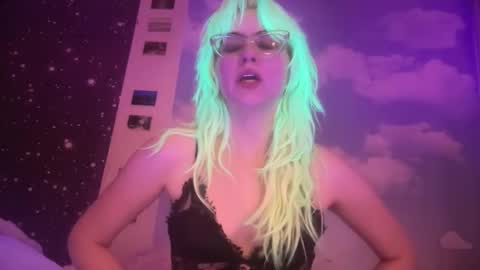 Emi Rose online show from January 17, 11:41 pm