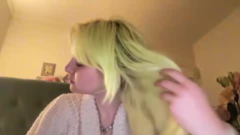 Emi Rose online show from February 17, 4:42 am