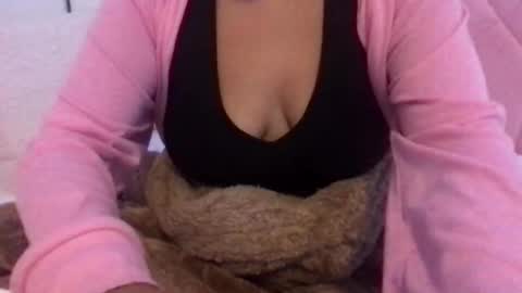 honeyyy89 online show from May 6, 4:45 pm