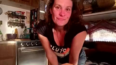 hoodoou online show from January 5, 11:52 pm