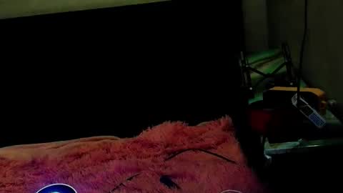 hoodrobbin447 online show from April 1, 5:19 am