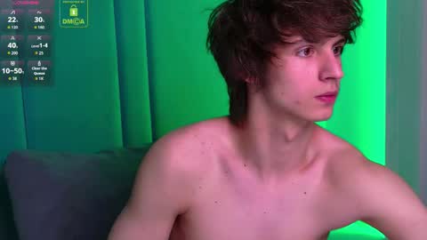 Snapshot of hoogwilder chatting on February 6, 8:34 pm HOOG online show from February 6, 8:34 pm