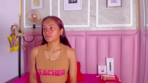 holly online show from February 9, 8:24 pm