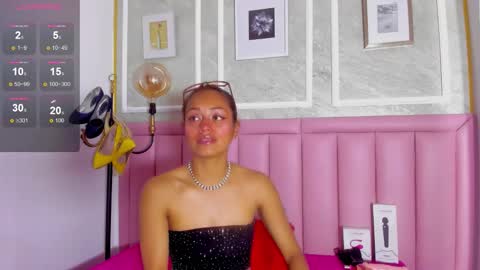 holly online show from February 16, 8:49 pm