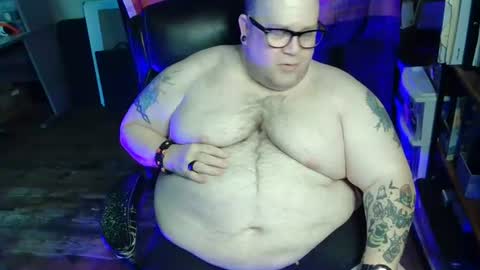 Snapshot of hoosierdaddyxl chatting on July 2, 4:35 pm Sir online show from July 2, 4:35 pm