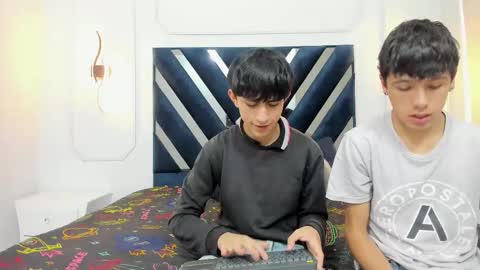 hoot_booys_ online show from November 20, 7:57 pm