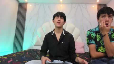 hoot_booys_ online show from December 4, 7:33 pm