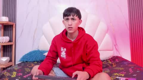 hoot_booys_ online show from December 14, 8:46 pm