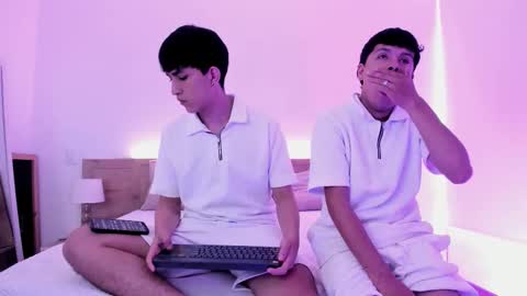 hoot_booys_ online show from January 13, 7:19 pm