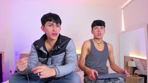 hoot_booys_ online show from March 15, 1:17 pm