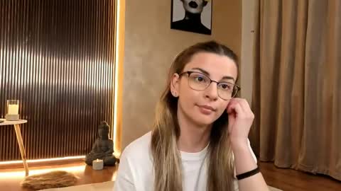 Chloe online show from May 27, 8:17 pm