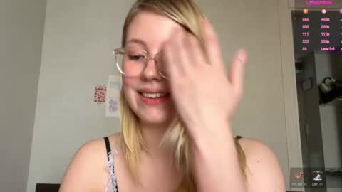 Snapshot of horney_audrey chatting on December 11, 3:56 am Audrey online show from December 11, 3:56 am