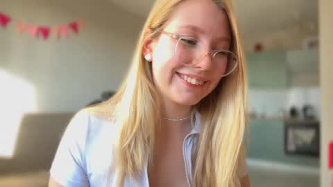 Snapshot of horney_audrey chatting on October 13, 3:06 am Audrey online show from October 13, 3:06 am