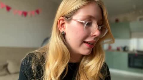 Snapshot of horney_audrey chatting on October 21, 3:18 am Audrey online show from October 21, 3:18 am