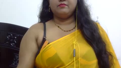 Snapshot of horneydesibabe chatting on September 14, 11:42 am horneydesibabe online show from September 14, 11:42 am
