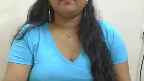 Snapshot of horneydesibabe chatting on October 14, 8:53 pm horneydesibabe online show from October 14, 8:53 pm