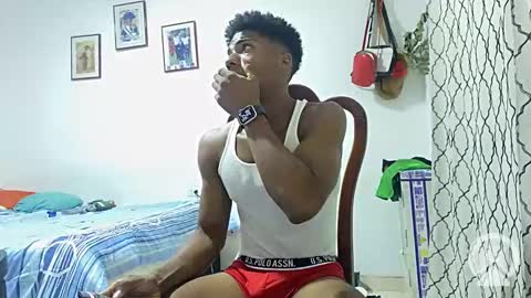 Snapshot of horneyguy2399 chatting on January 6, 12:37 am sugarbaby online show from January 6, 12:37 am