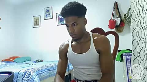 Snapshot of horneyguy2399 chatting on January 6, 3:53 am sugarbaby online show from January 6, 3:53 am