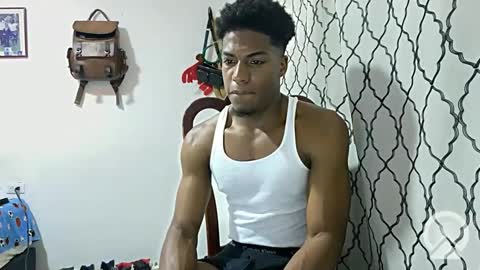 Snapshot of horneyguy2399 chatting on January 15, 2:17 am sugarbaby online show from January 15, 2:17 am