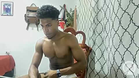 Snapshot of horneyguy2399 chatting on January 24, 2:49 am sugarbaby online show from January 24, 2:49 am