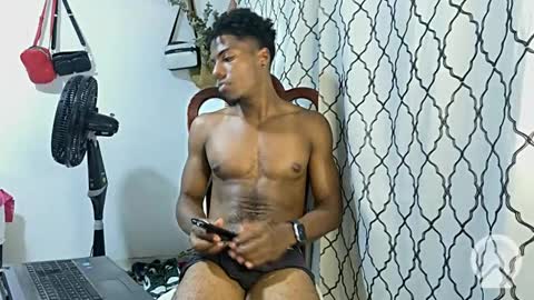 Snapshot of horneyguy2399 chatting on February 9, 8:11 am sugarbaby online show from February 9, 8:11 am