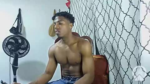 Snapshot of horneyguy2399 chatting on March 10, 12:40 am sugarbaby online show from March 10, 12:40 am