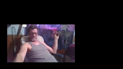 Snapshot of horneyjoe48 chatting on January 15, 7:01 pm joey online show from January 15, 7:01 pm