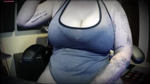 Snapshot of horny_amature_couple chatting on October 11, 7:34 pm Misty online show from October 11, 7:34 pm