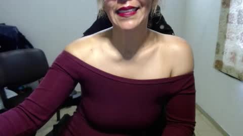 Snapshot of horny_and_daring chatting on December 3, 12:47 pm horny and daring online show from December 3, 12:47 pm