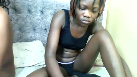 Snapshot of horny_ebonies chatting on February 9, 5:06 pm horny_ebonies online show from February 9, 5:06 pm
