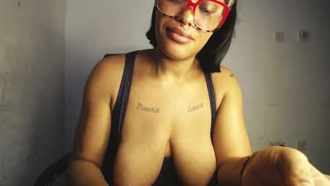 horny_ebonygirl_ online show from April 11, 6:29 am