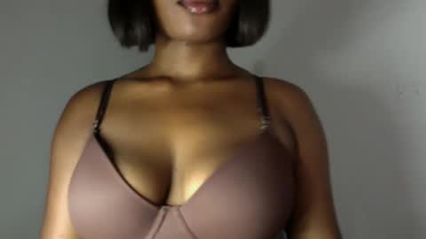 delilah online show from May 5, 8:17 pm