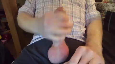 Snapshot of horny_hubby0077 chatting on January 31, 3:52 am Horny Hubby online show from January 31, 3:52 am