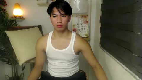 Snapshot of horny_jamesxx chatting on June 6, 6:12 pm cum boy james online show from June 6, 6:12 pm