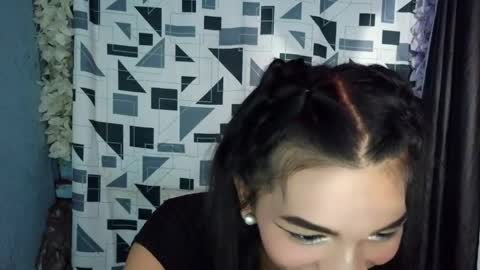 Snapshot of horny_rhiana chatting on April 23, 5:41 am Rhiana online show from April 23, 5:41 am